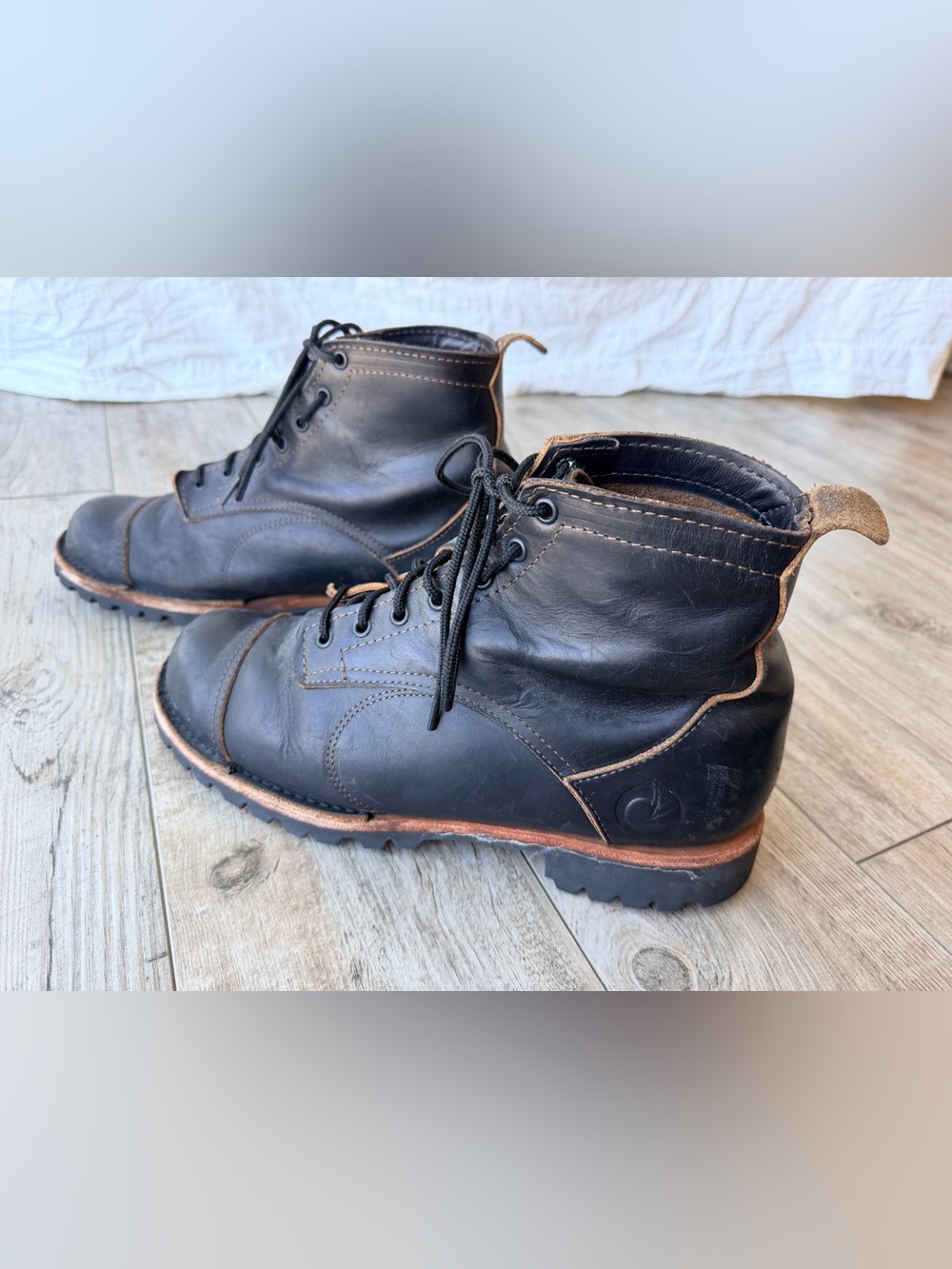 Origin Black Leather Lincoln Lifestyle Cap Toe Vibram Sole Boots 10.5D
